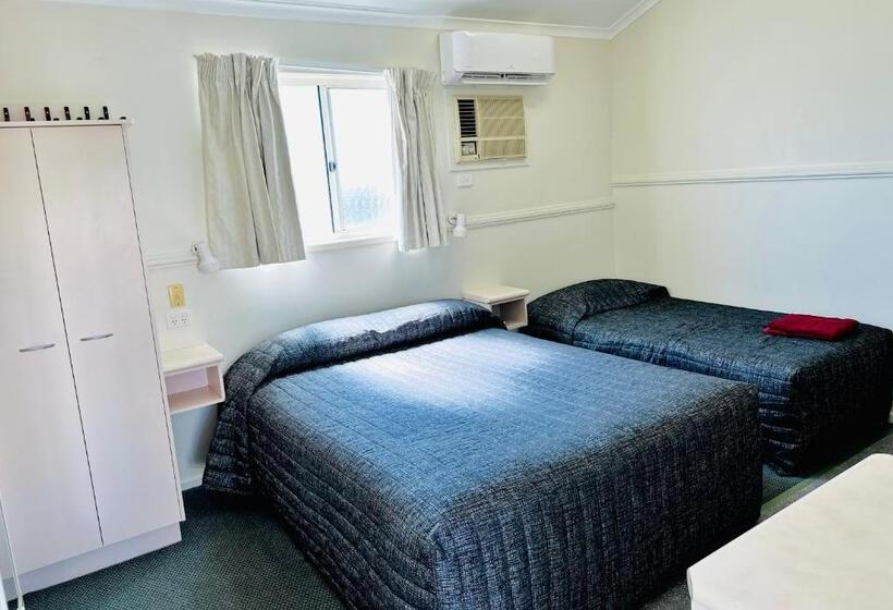 فندق Country Way Motor Inn