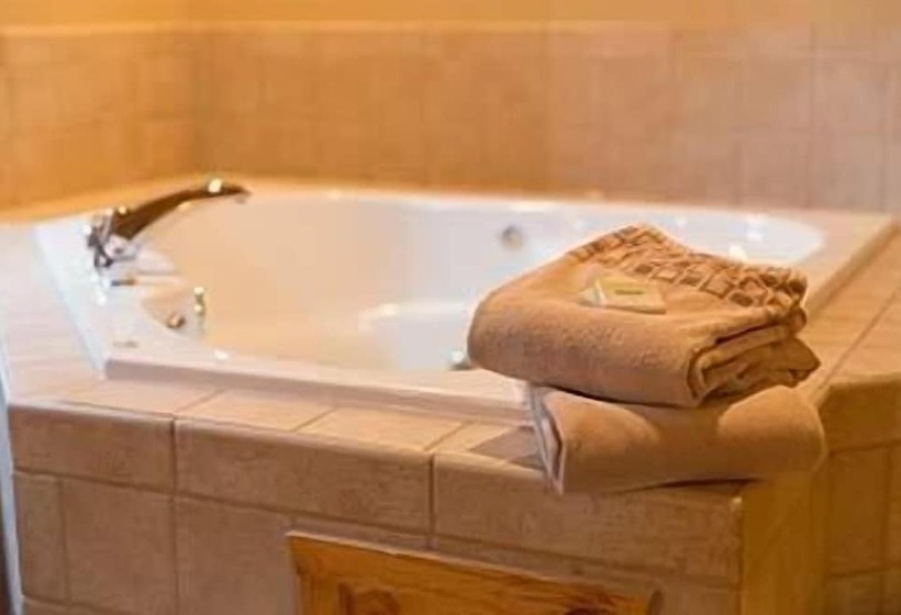 هتل Log Gables   Lake Front