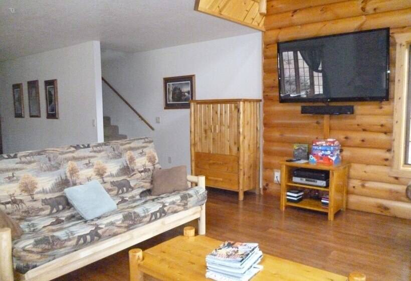 هتل Log Gables   Lake Front