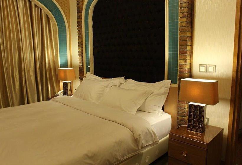 Darvishi Royal Hotel