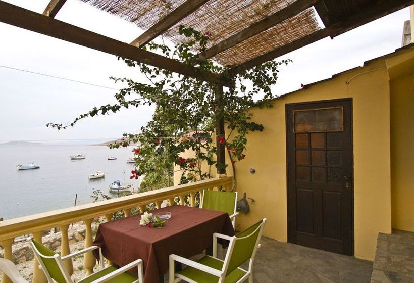 בית מלון כפרי Atlantis Houses