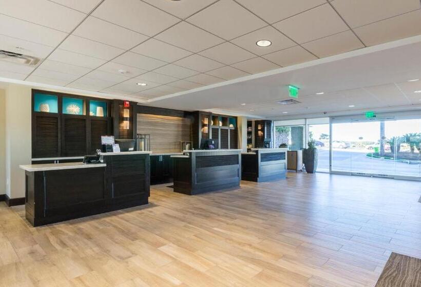 Отель Carlsbad Seapointe Resort