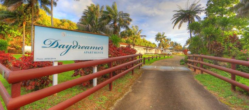 هتل Daydreamer Holiday Apartments
