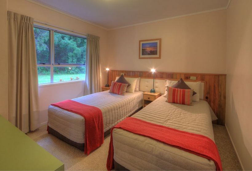 هتل Daydreamer Holiday Apartments