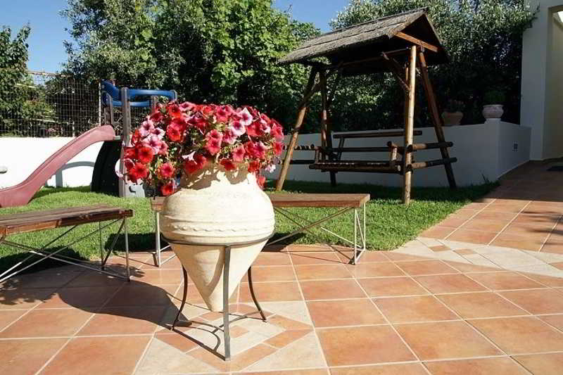 酒店 Niriides Apartments