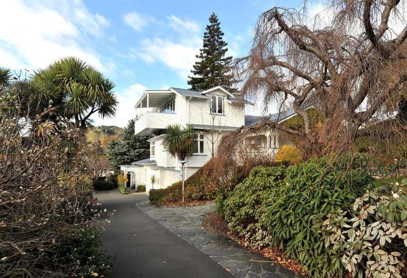 هتل Shelbourne Villa