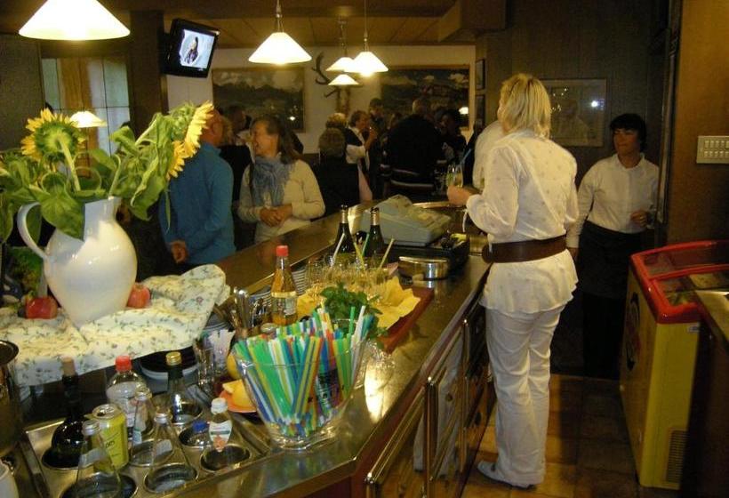 فندق Sport  Enrosadira