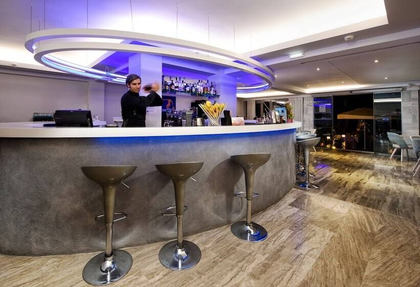 هتل TRYP by Wyndham Corfu Dassia