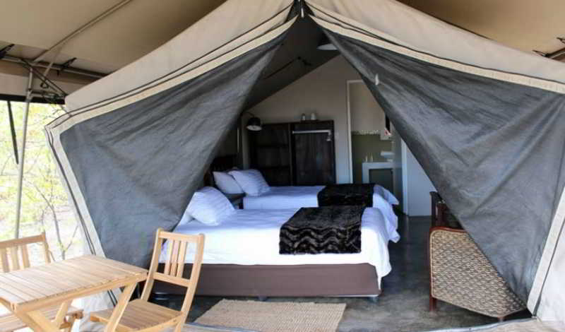 هتل Uukwaluudhi Safari Lodge