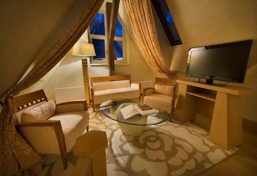 هتل Zvon Design Suites