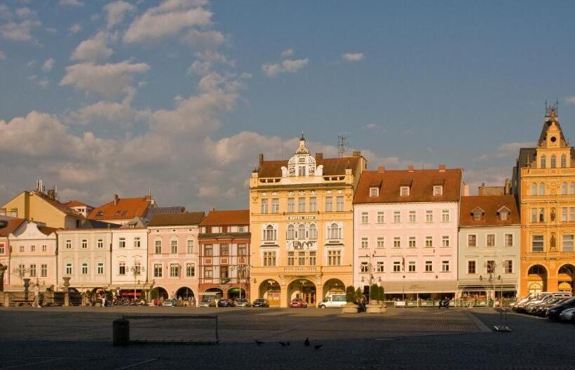 هتل Zvon Design Suites