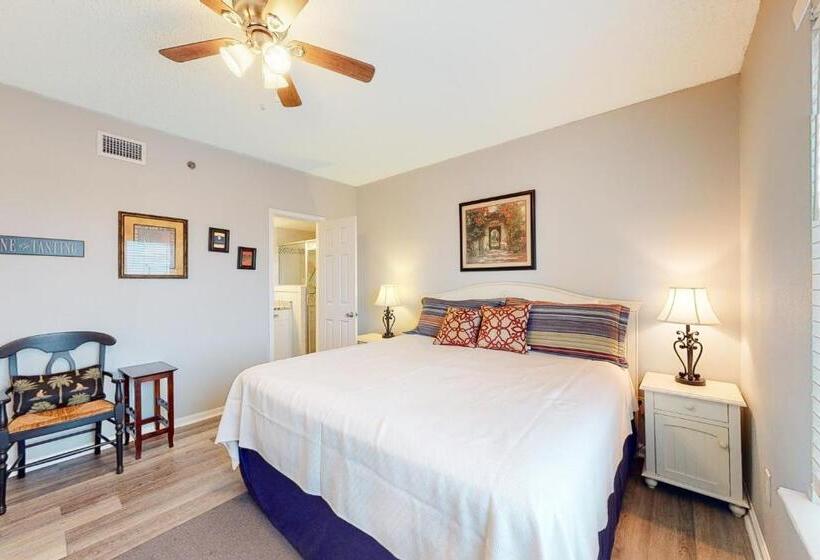 هتل Tropic Isl 205