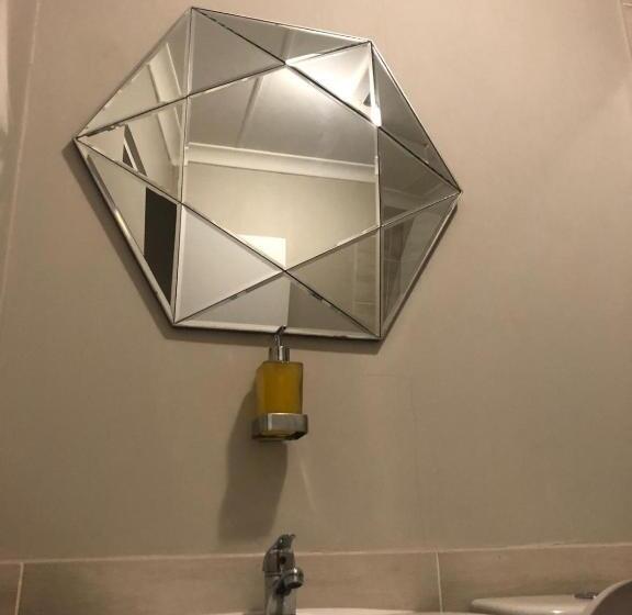 پانسیون Exclusive Townhouse At The Square