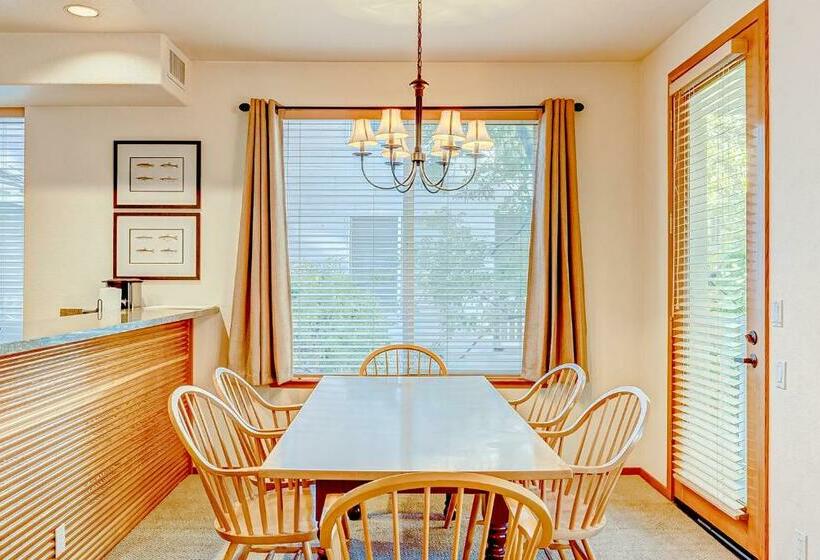 ホテル Ski In Ski Out Squaw Valley Lodge Slopeside Townhome