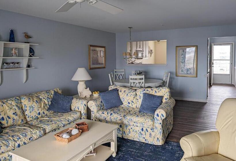 هتل Bethany Bay Condos