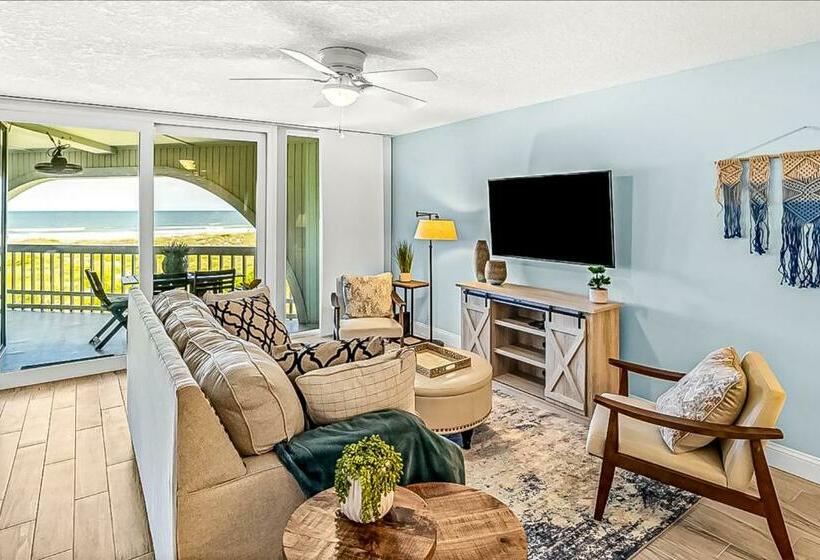 호텔 Hibiscus Oceanfront Living