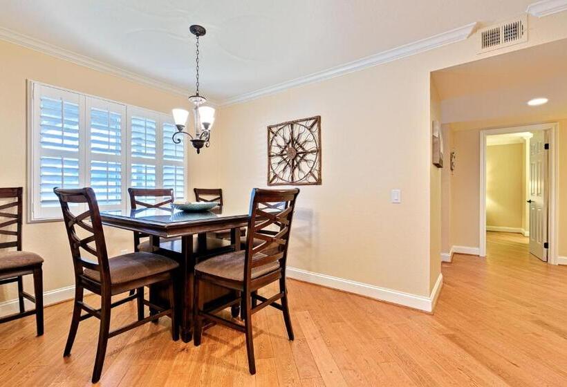 בית מלון כפרי Ritz Point Condo