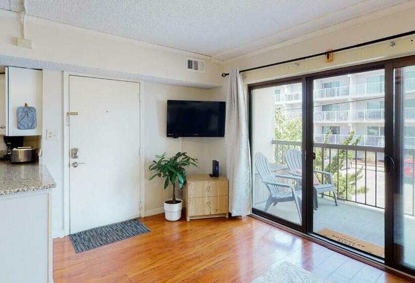هتل Surfside East