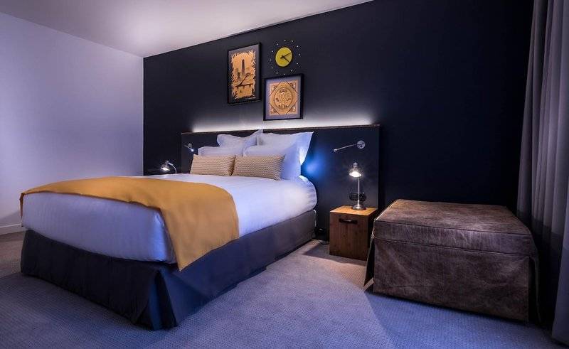 בית מלון כפרי Best Western Plus Suitcase Paris La Defense