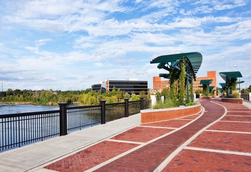 هتل Courtyard By Marriott Columbus Phenix City