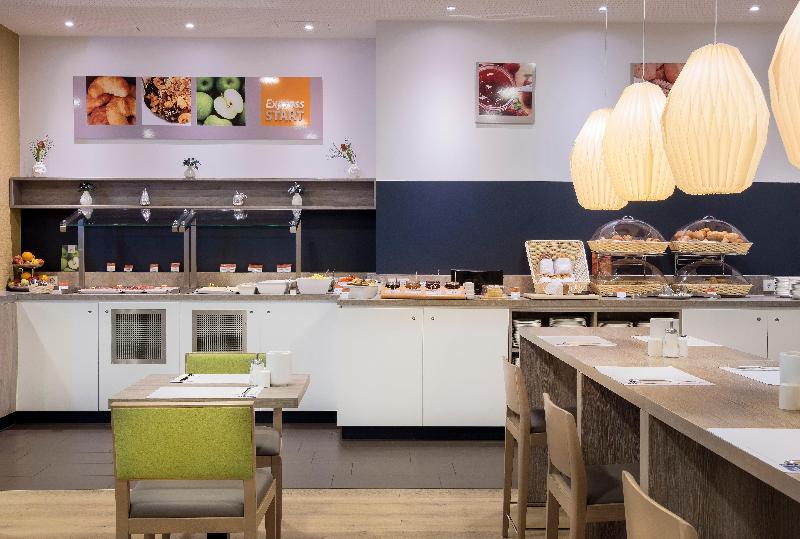 هتل Holiday Inn Express Friedrichshafen, An Ihg