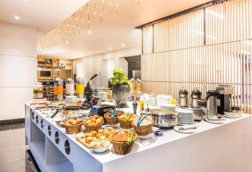 هتل Holiday Inn Express & Suites Bogota Zona Financiera, An Ihg