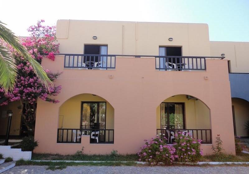 فندق Pergamos Village