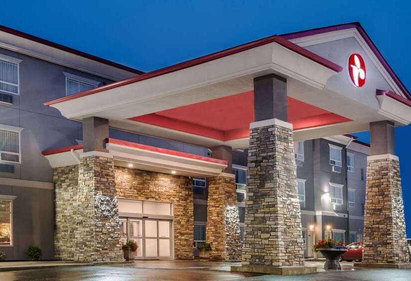 هتل Ramada By Wyndham Moose Jaw