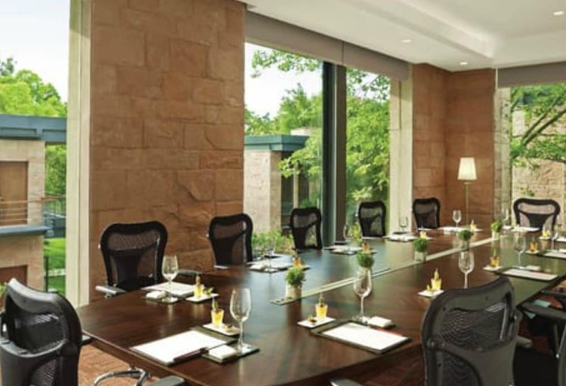 酒店 Taj Damdama Lake Resort & Spa, Gurugram