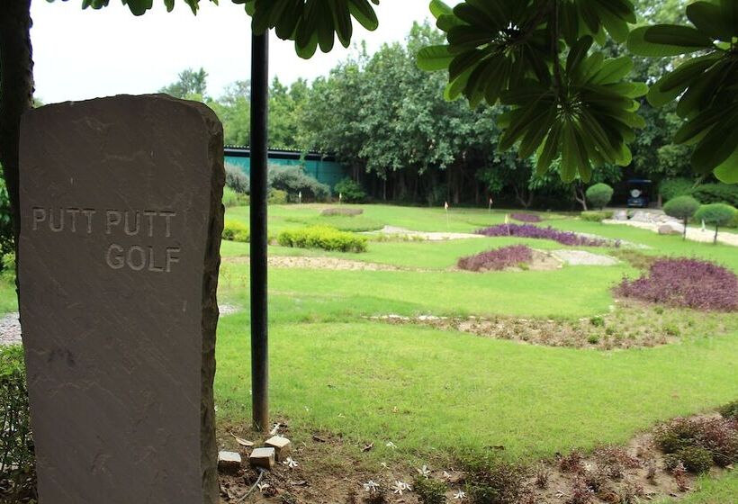 酒店 Taj Damdama Lake Resort & Spa, Gurugram