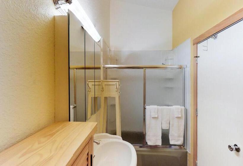 فندق Cozy Crystal Mountain Condo