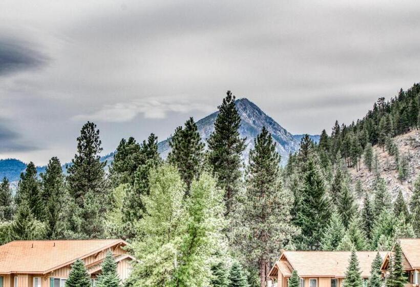 هتل Icicle Village Resort 402: Juniper Studio