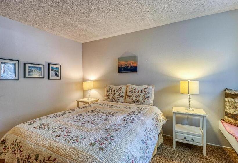 ホテル 2 Bed 2 Bath Apartment In Carnelian Bay