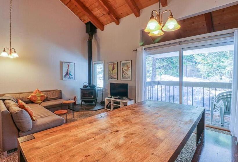 ホテル 2 Bed 2 Bath Apartment In Carnelian Bay