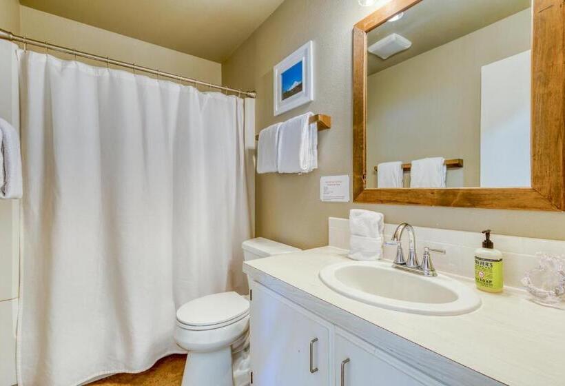 호텔 Skiway Lodge At Thunderhead