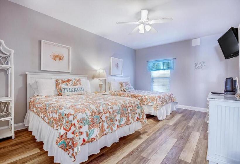 هتل Coconut Grove 203