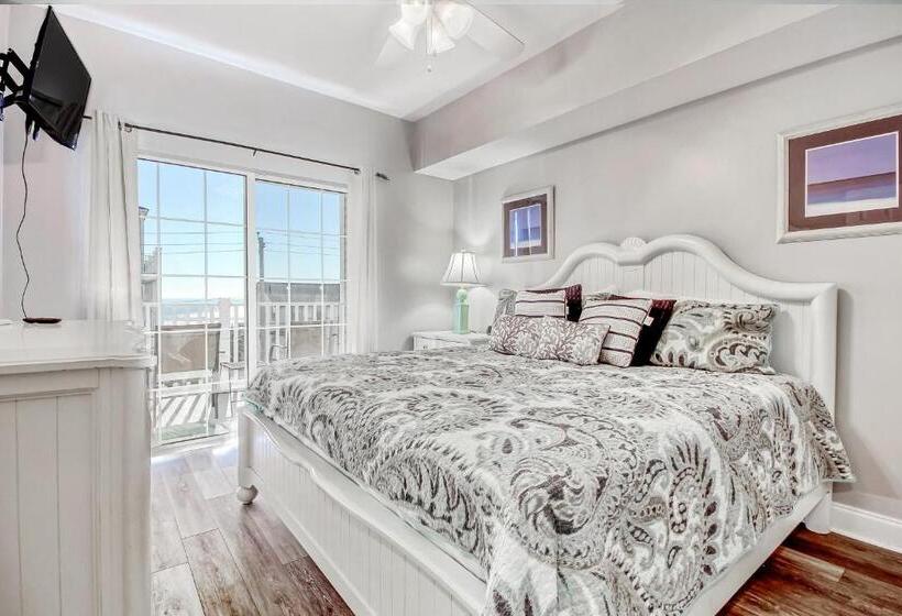 هتل Coconut Grove 203