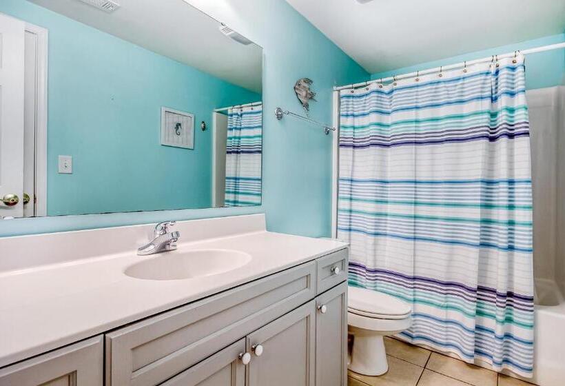 هتل Coconut Grove 203