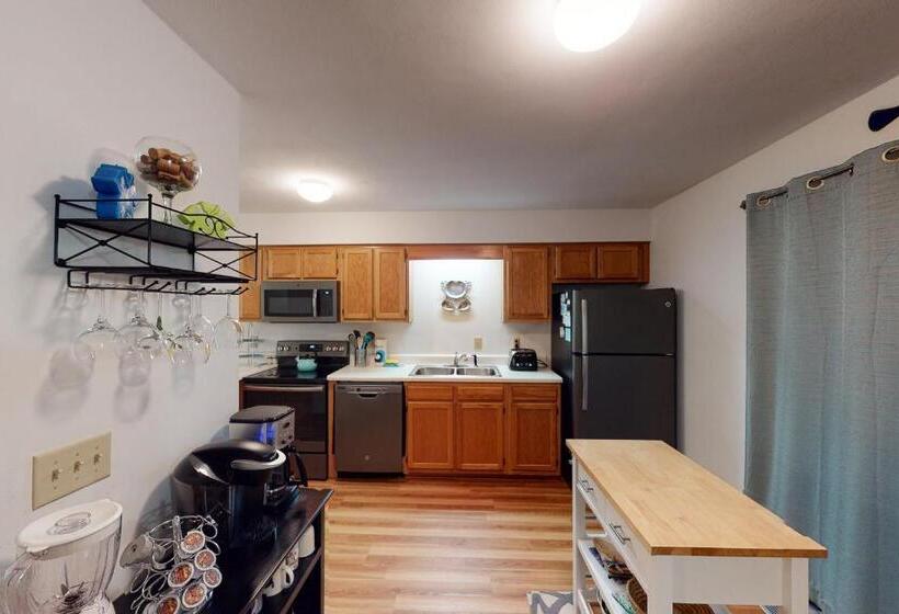 هتل Favorite Song Dk04