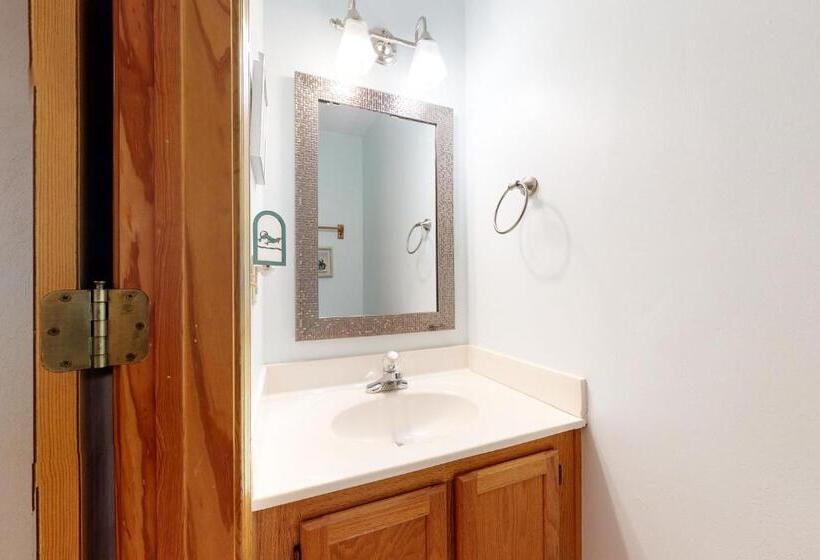 هتل Favorite Song Dk04