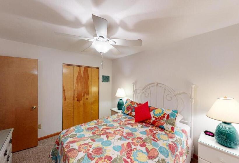 هتل Favorite Song Dk04