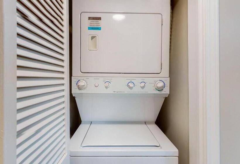 هتل Back Bay Condominium #708