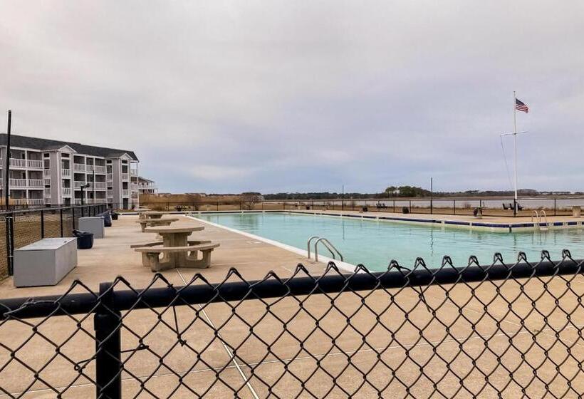 هتل Cedar Shores     30142 Cedar Shores Rd #e144