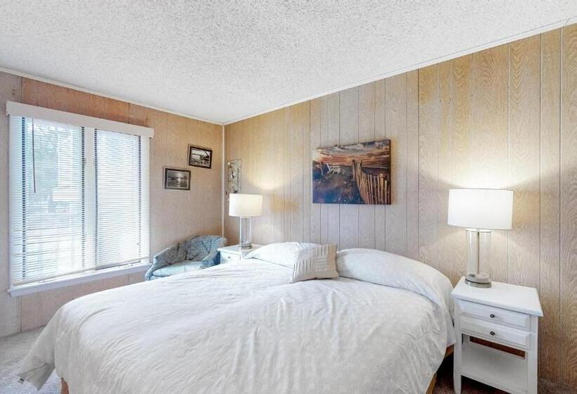 هتل Cedar Shores     30142 Cedar Shores Rd #e144