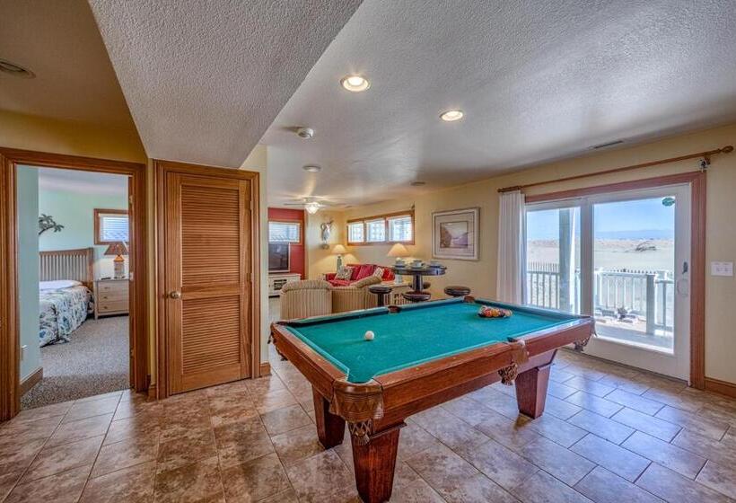 فندق Coastal Charm 220