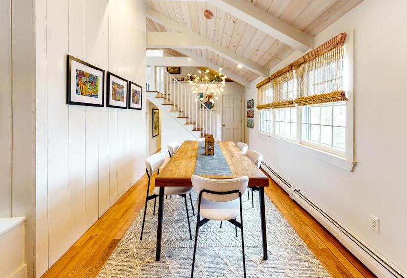 هتل Penthouse On Commercial