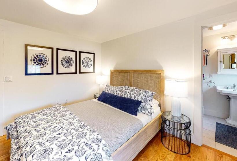 هتل Penthouse On Commercial