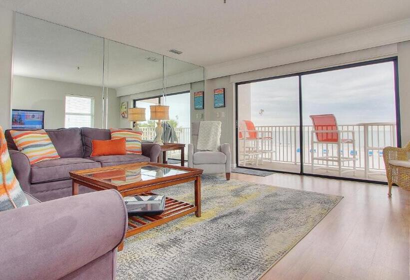 فندق Sea Breeze 702