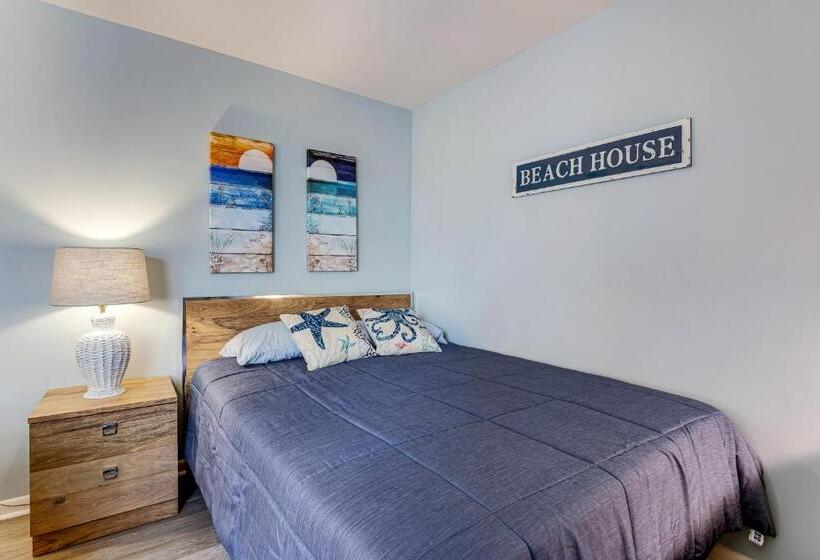 هتل Villas Of Bethany West     796 Salt Pond Circle Unit B