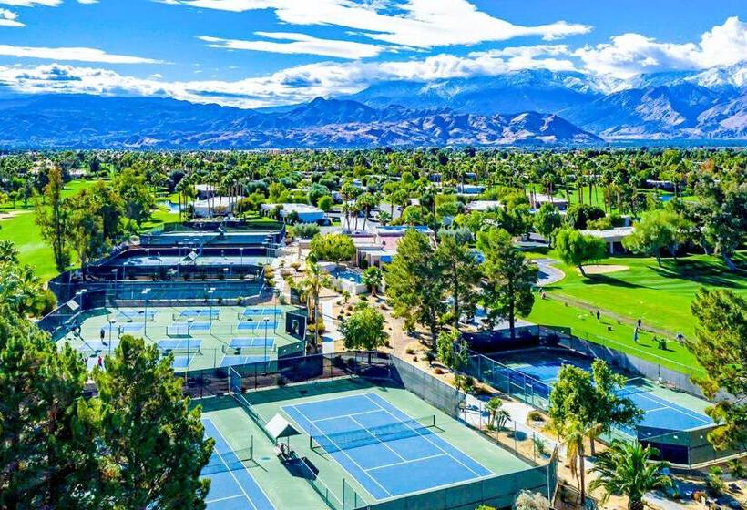 ホテル Desert Oasis On Private Golf Course Permit# Blic 000,133 2021
